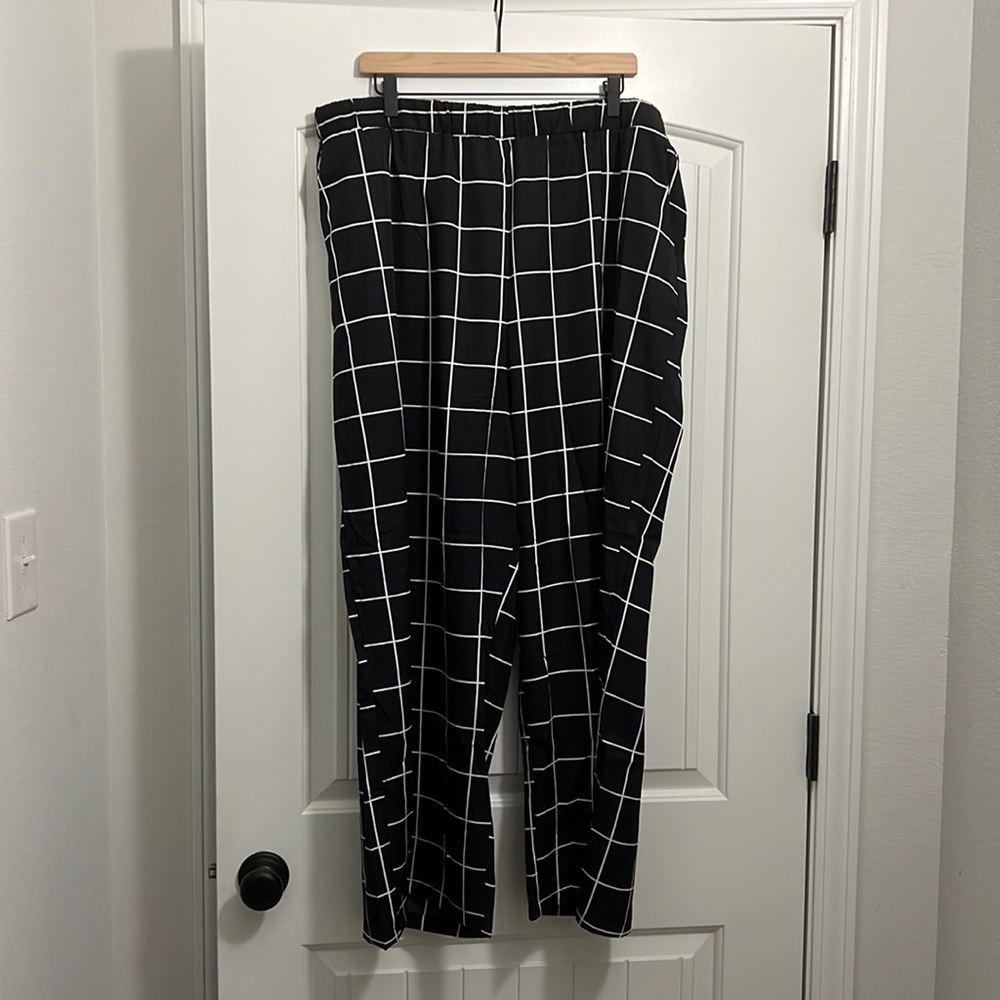 BloomChic Plaid Mid Rise Pants